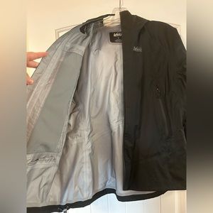 Size Large Black REI Raincoat